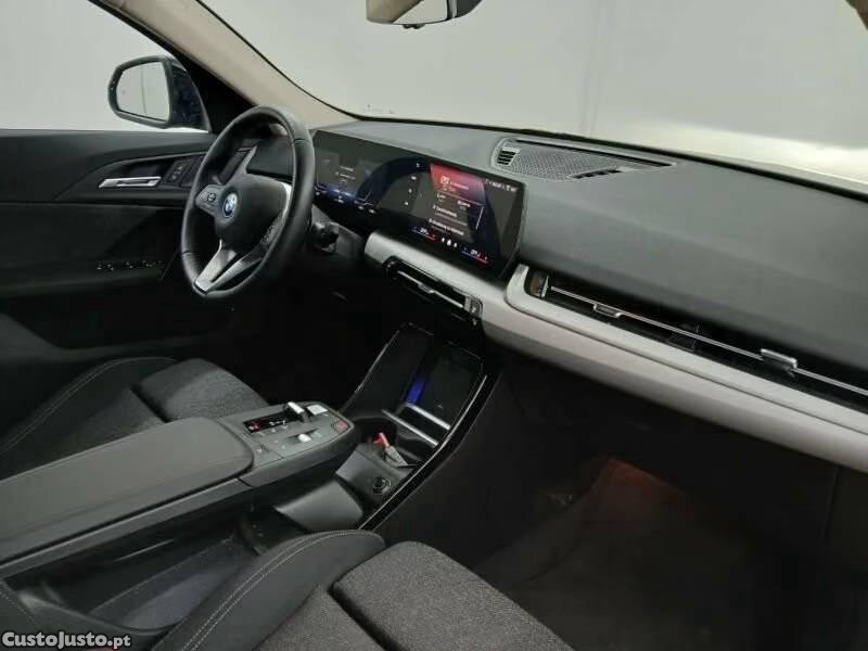 BMW iX2 eDrive20 - 24 — photo 4