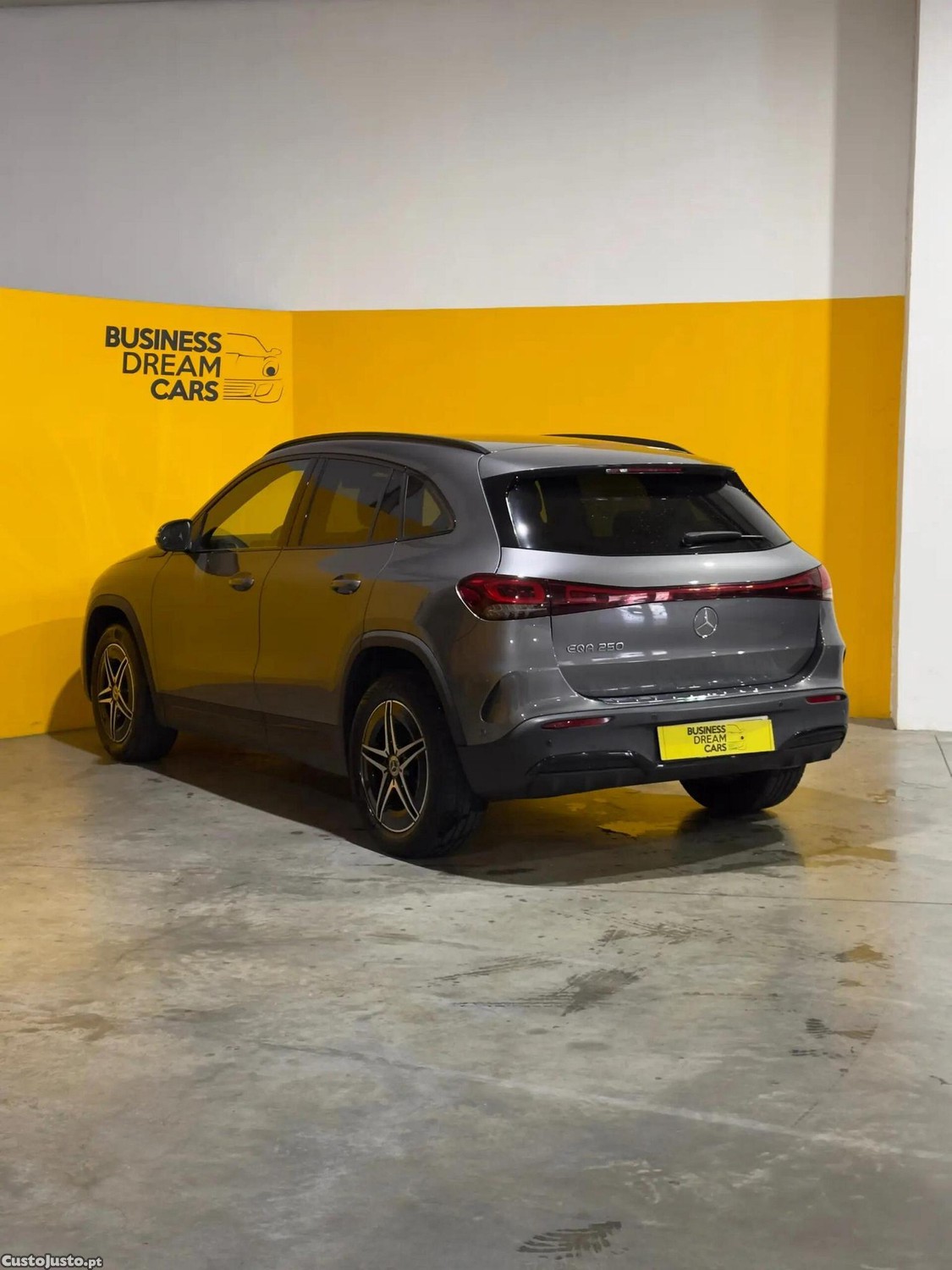Mercedes-Benz EQA 250 AMG Line — fotografia 12