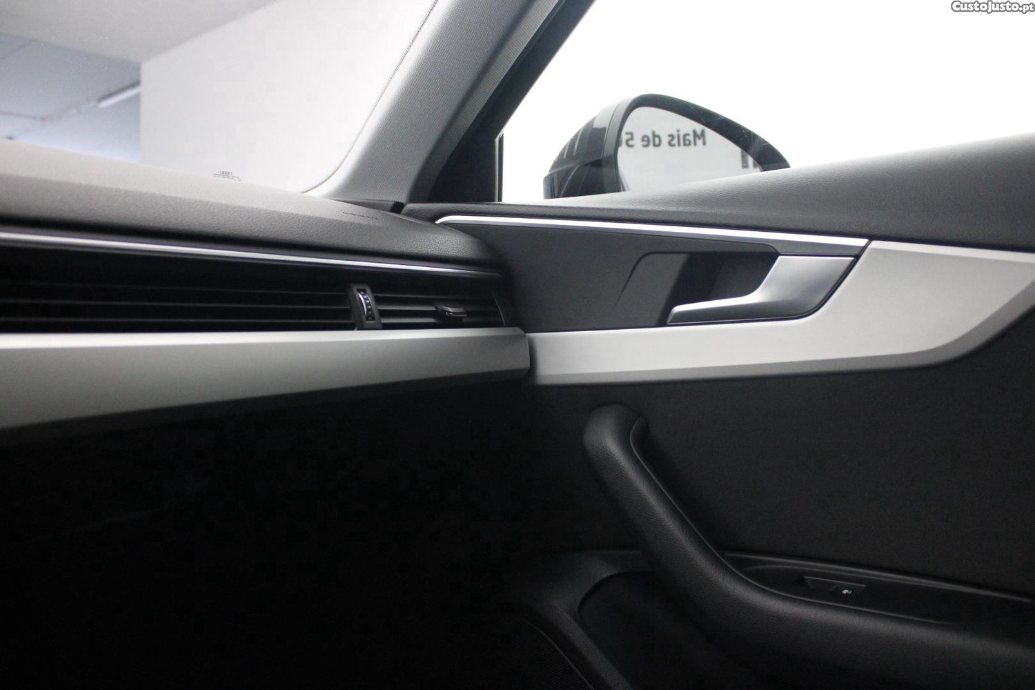 Audi A4 AVANT 30 TDI S-TRONIC — fotografia 14
