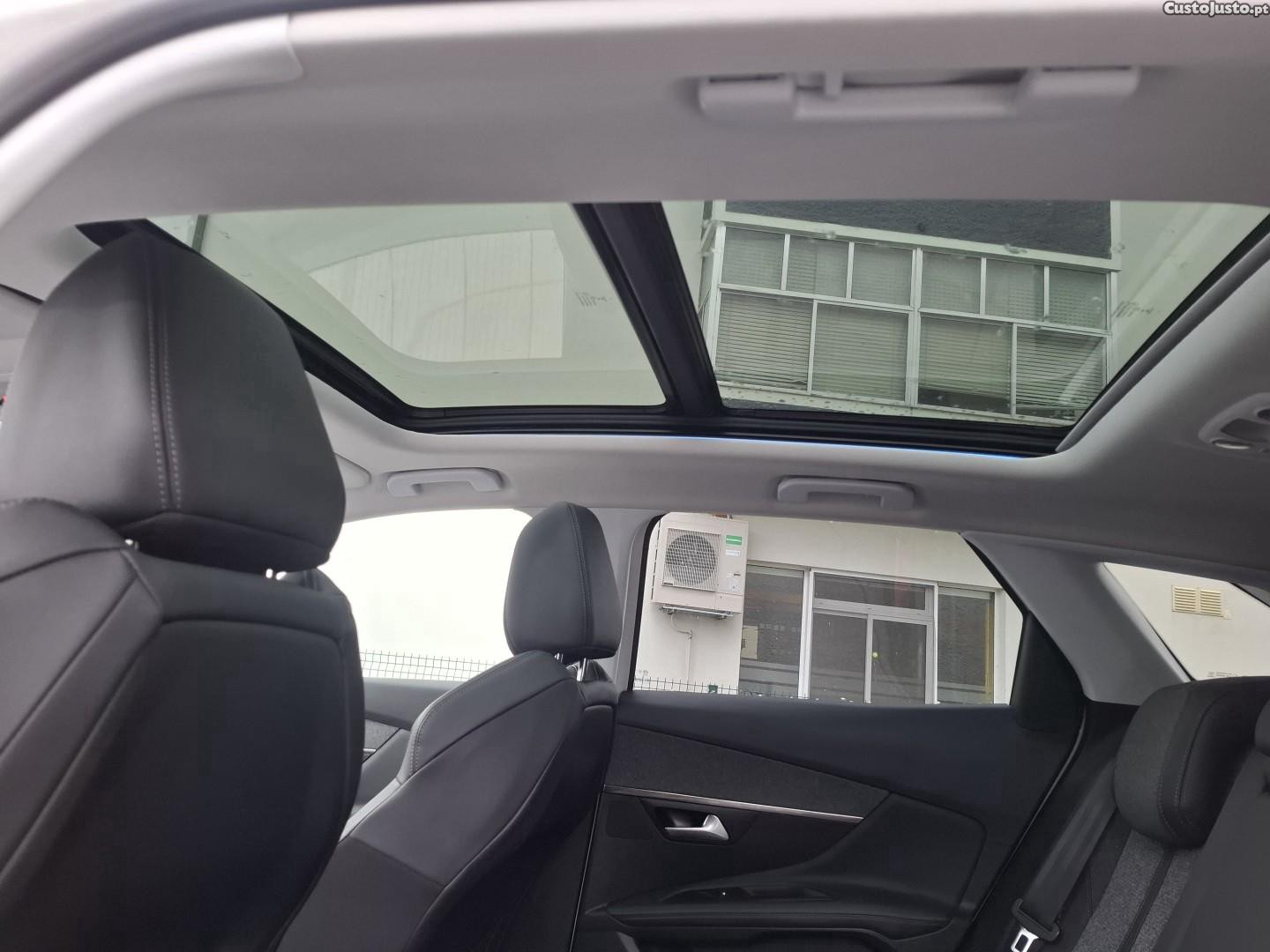 Peugeot 3008 1.2 PureTech Allure Pack — fotografia 3