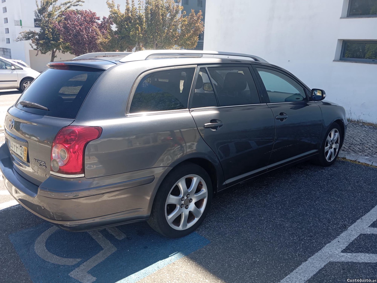 Toyota Avensis SW 2.0  D 4D — photo 4