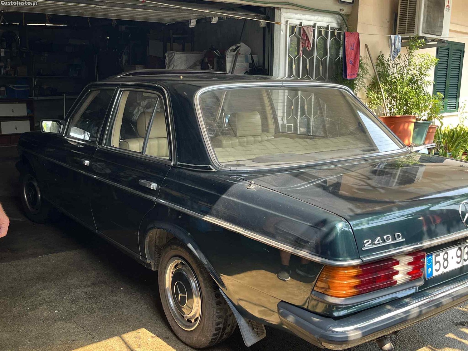 Mercedes-Benz 240 D — fotografia 3