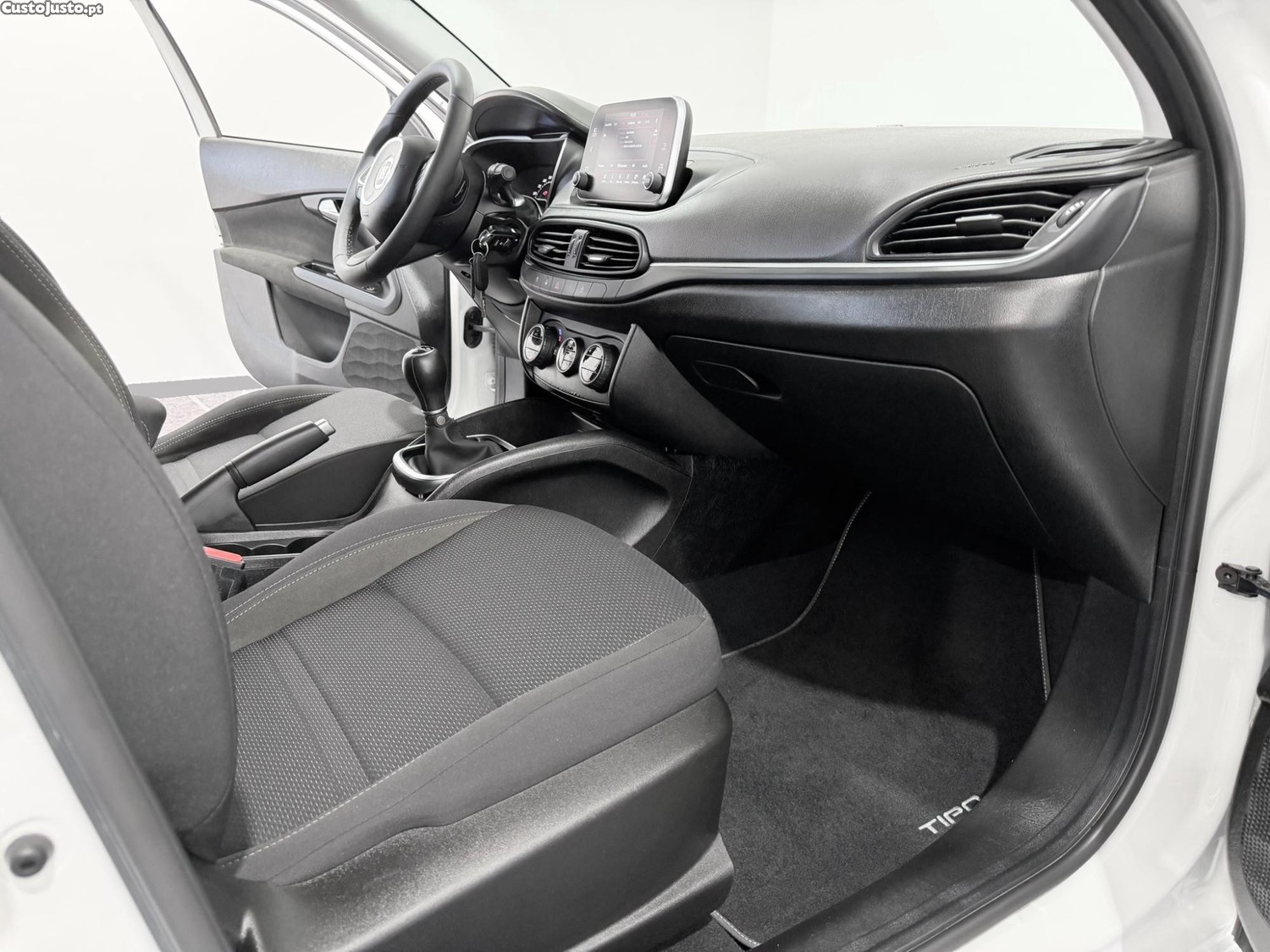 Fiat Tipo 1.3 M-JET LOUNGE 95 CV - NACIONAL - — fotografia 8