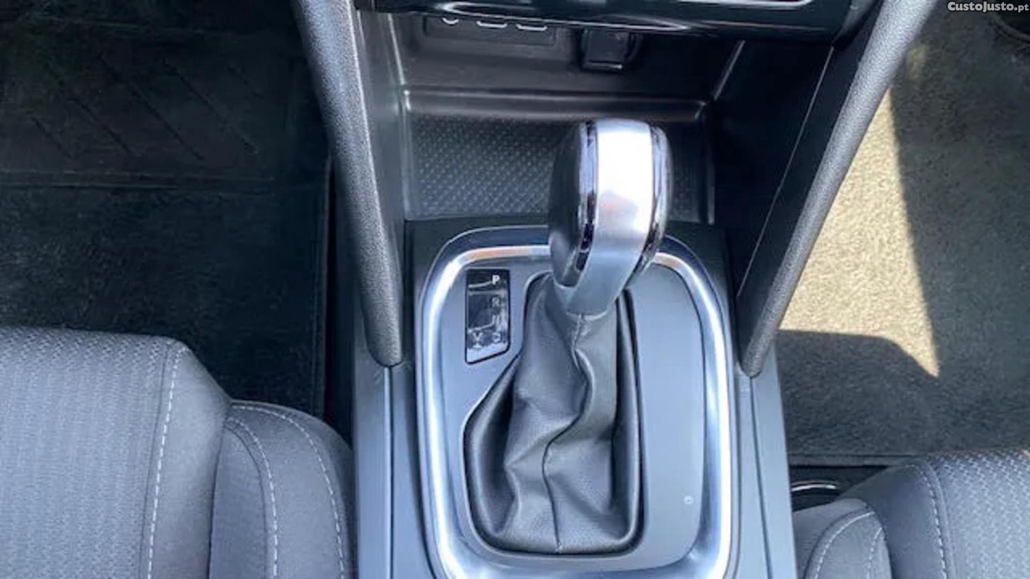 Renault Mégane Sport Tourer 1.5 Blue dCi Limited EDC — fotografia 4