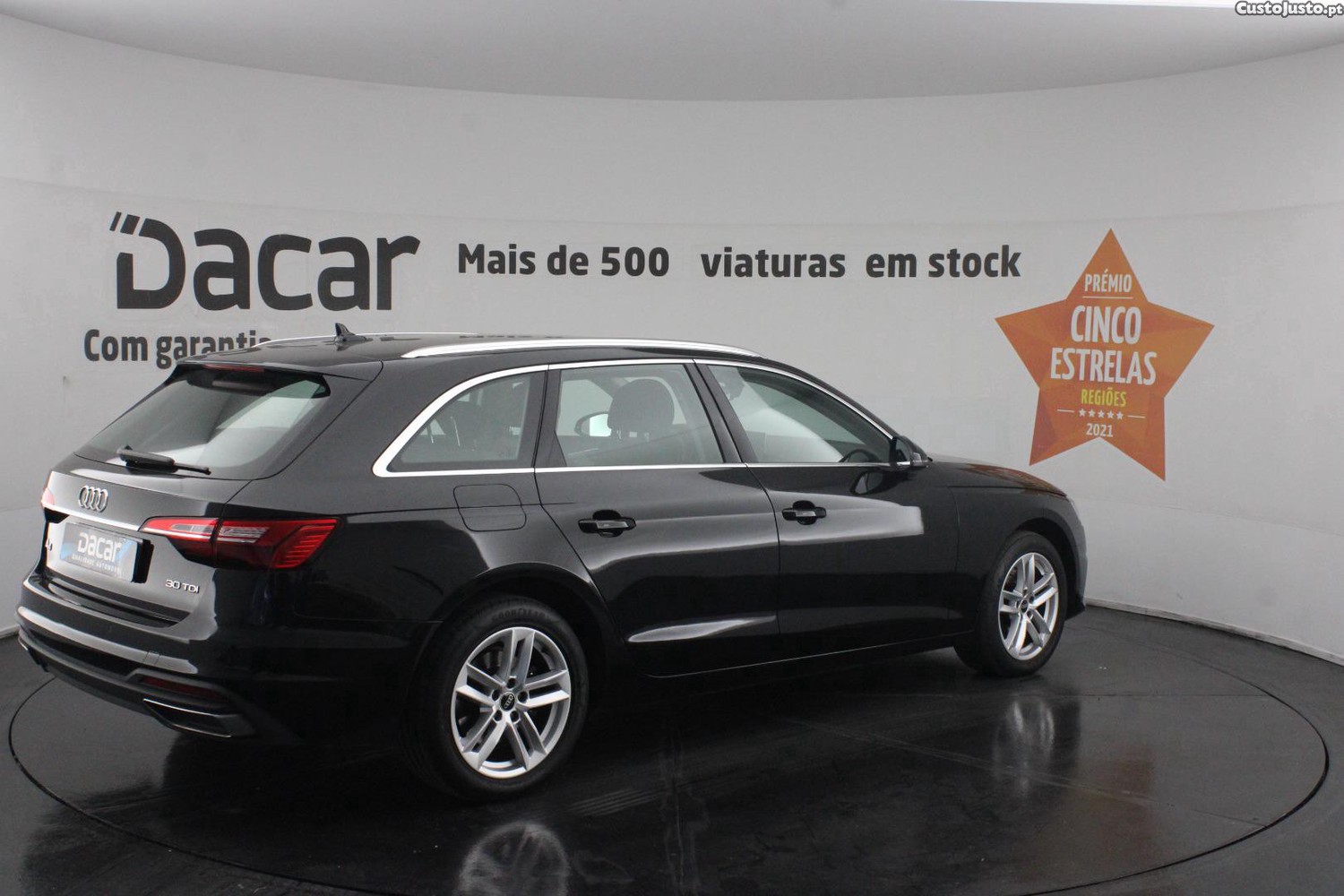 Audi A4 AVANT 30 TDI S-TRONIC — fotografia 37