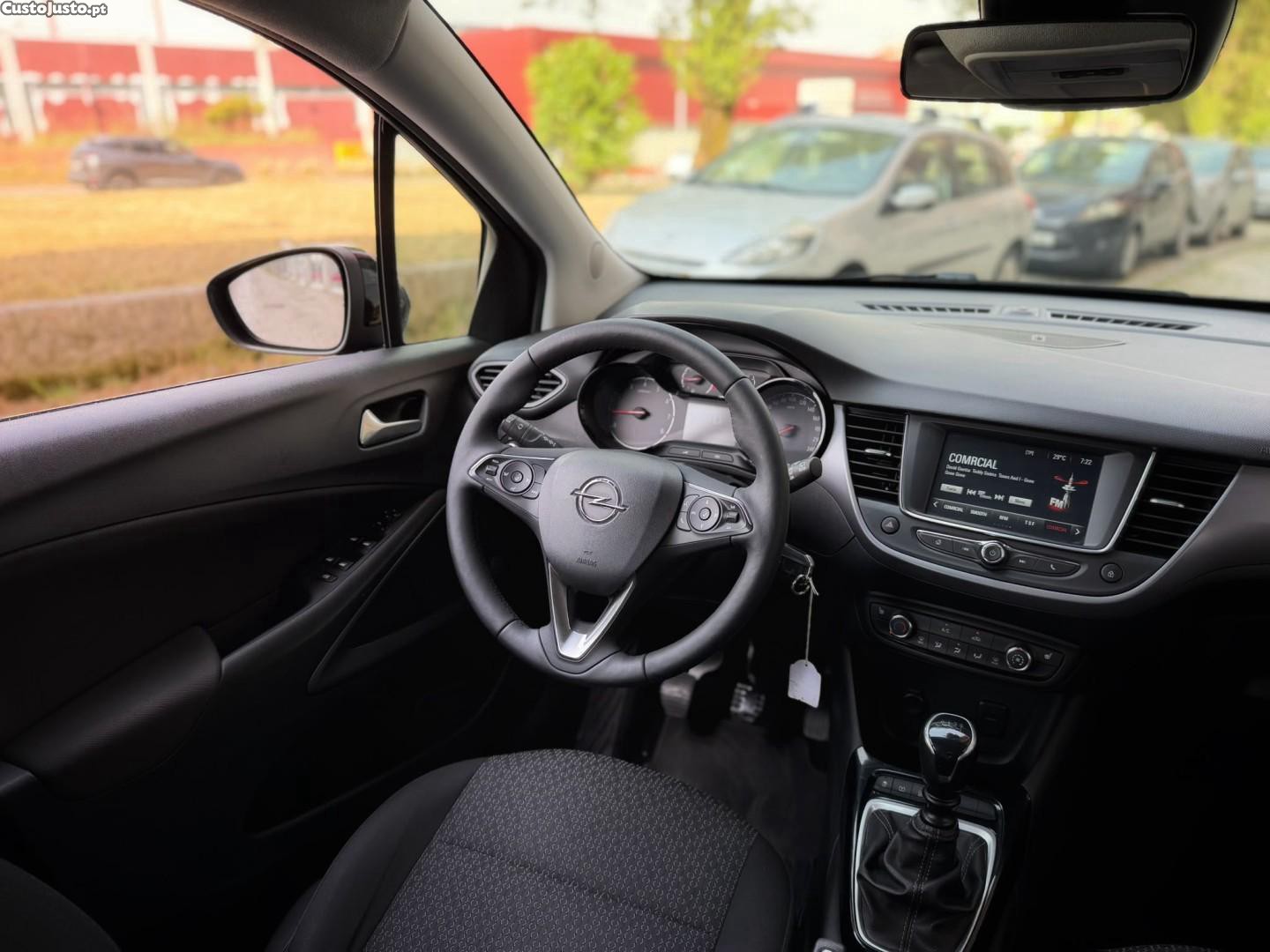 Opel Crossland 1.2 T Elegance — fotografia 4