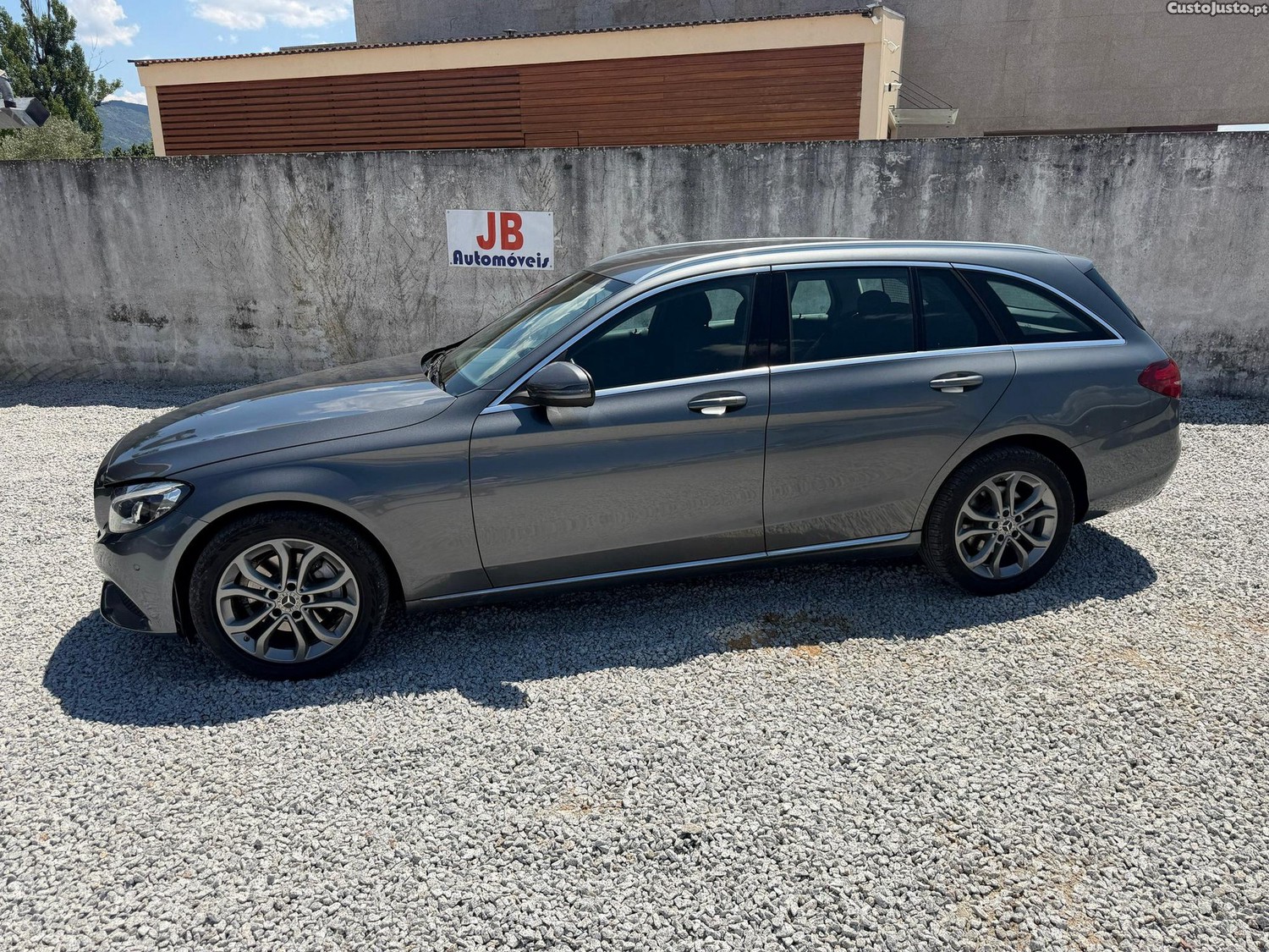 Mercedes-Benz C 220 d Avantgarde Aut. — fotografia 11