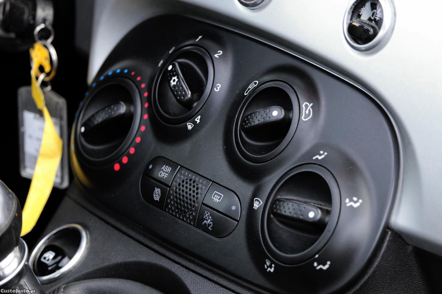 Fiat 500C 1.0 Hybrid Connect — fotografia 24