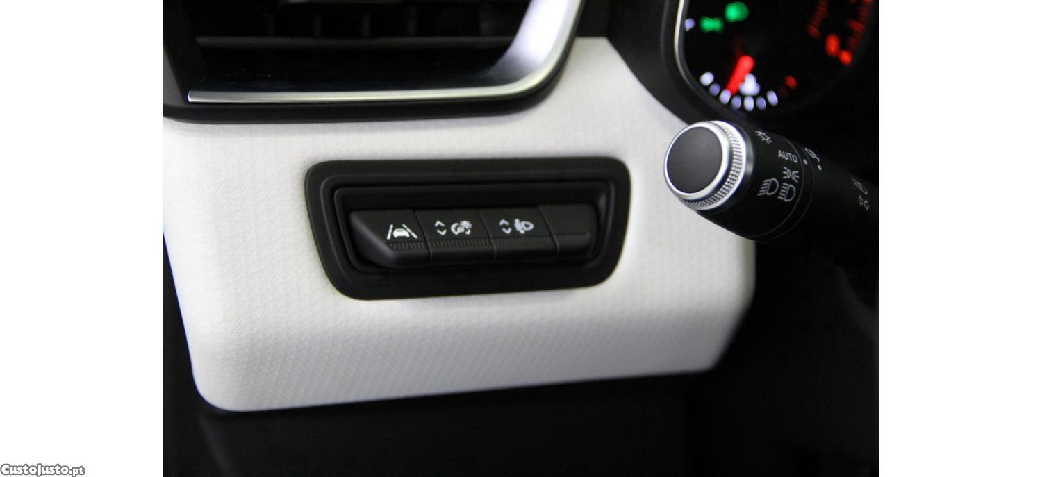 Renault Clio 1.0 Tce Evolution — fotografia 3