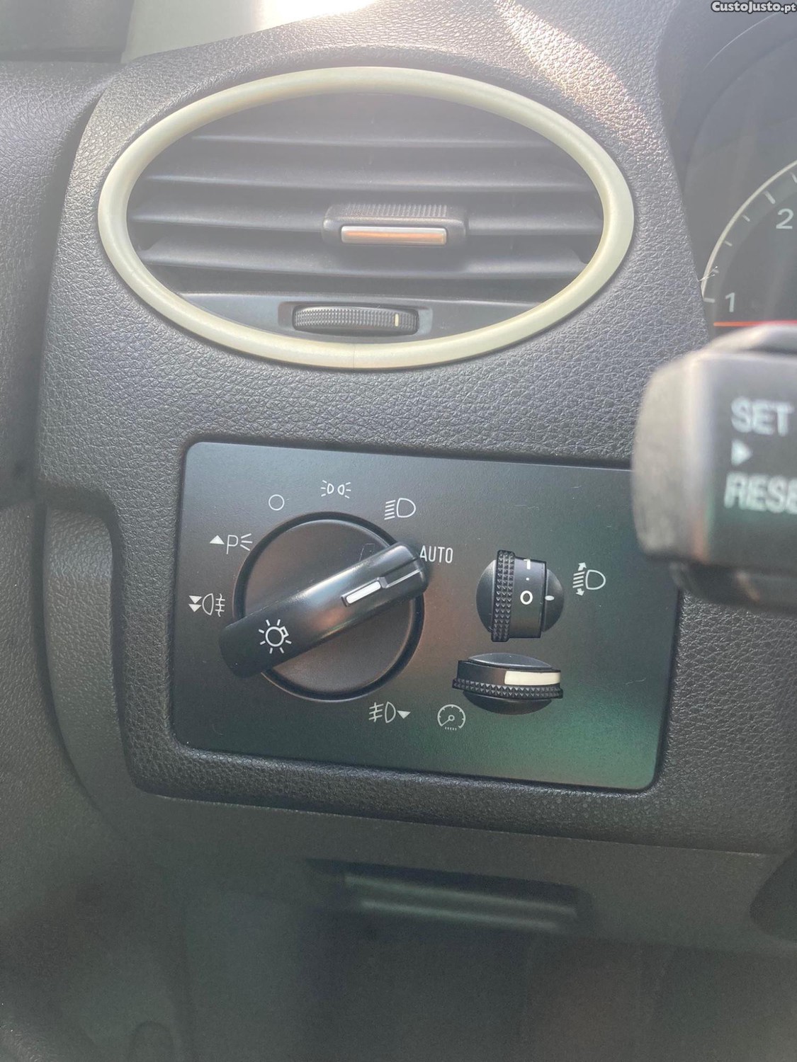Ford Focus (Focus) — photo 5