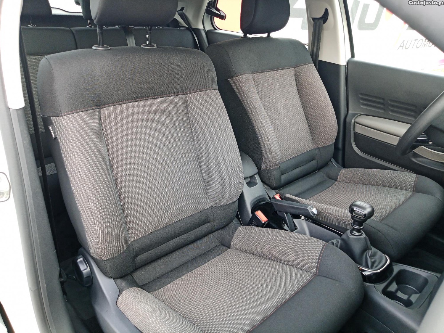Citroën C4 Cactus Phase 2 1.5 BlueHDi 100 Live — fotografia 3