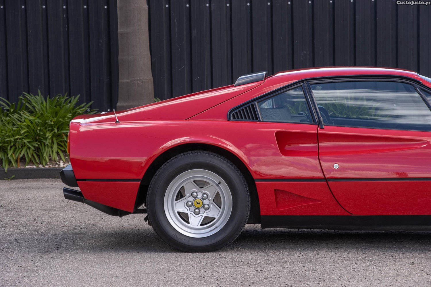 Ferrari 208 GTB Turbo — fotografia 15