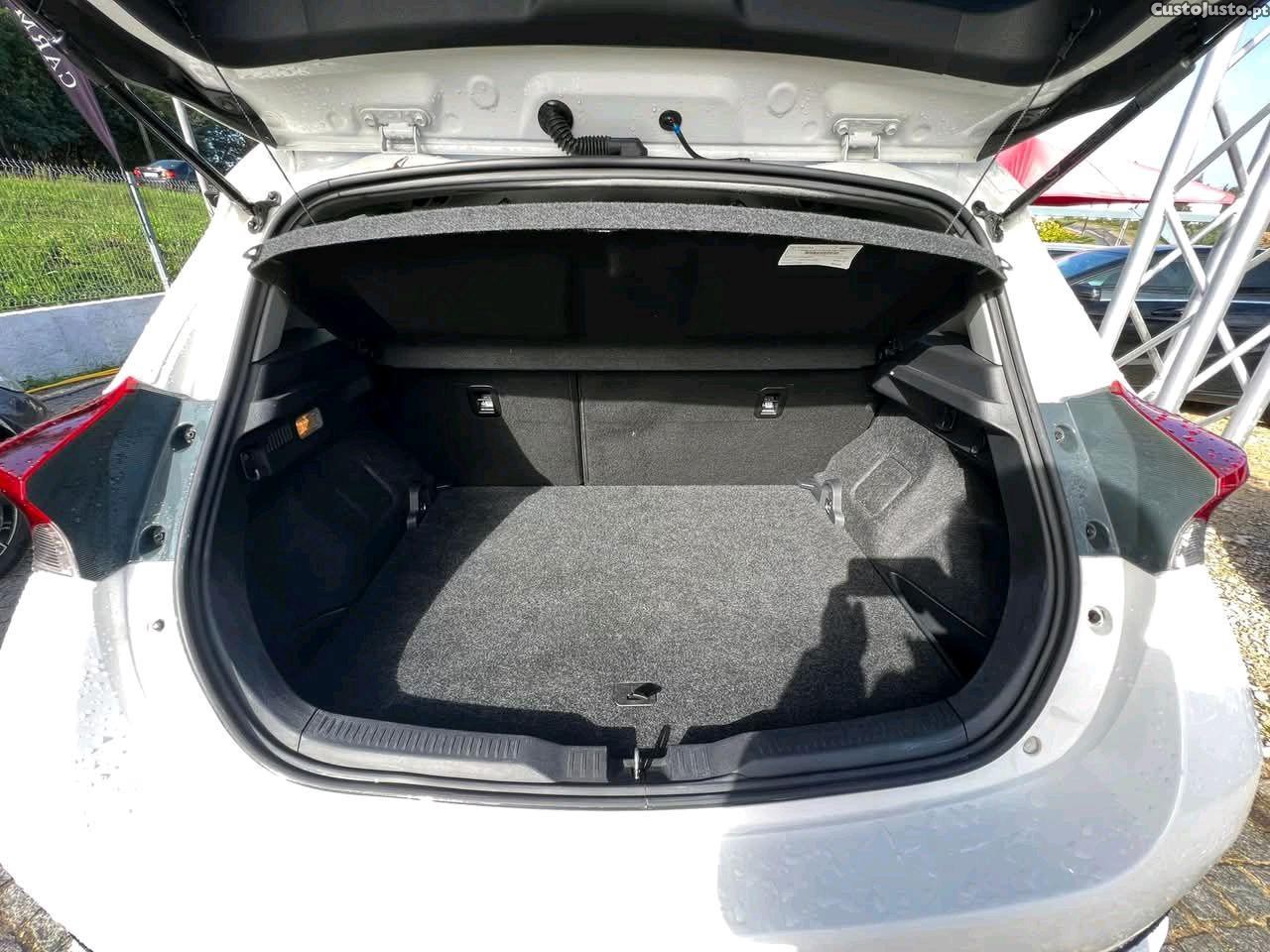 Toyota Auris 1.2 Turbo — fotografia 7