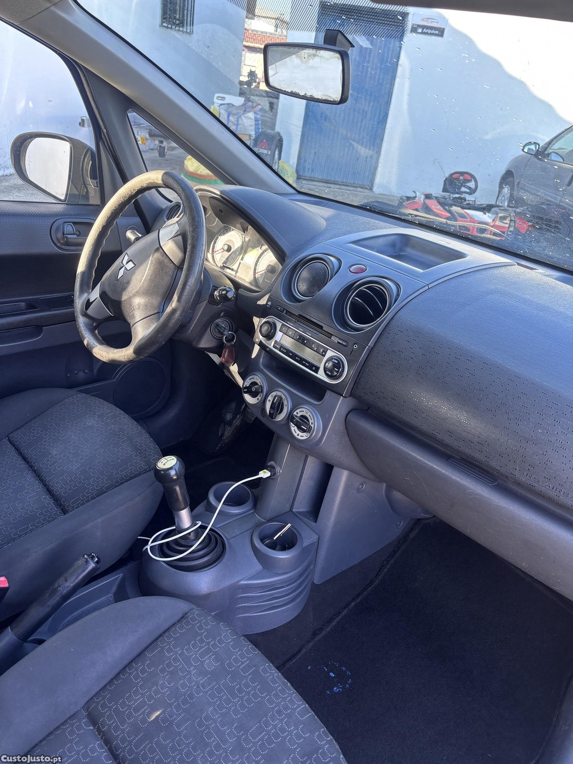 Mitsubishi Colt Confort — fotografia 4