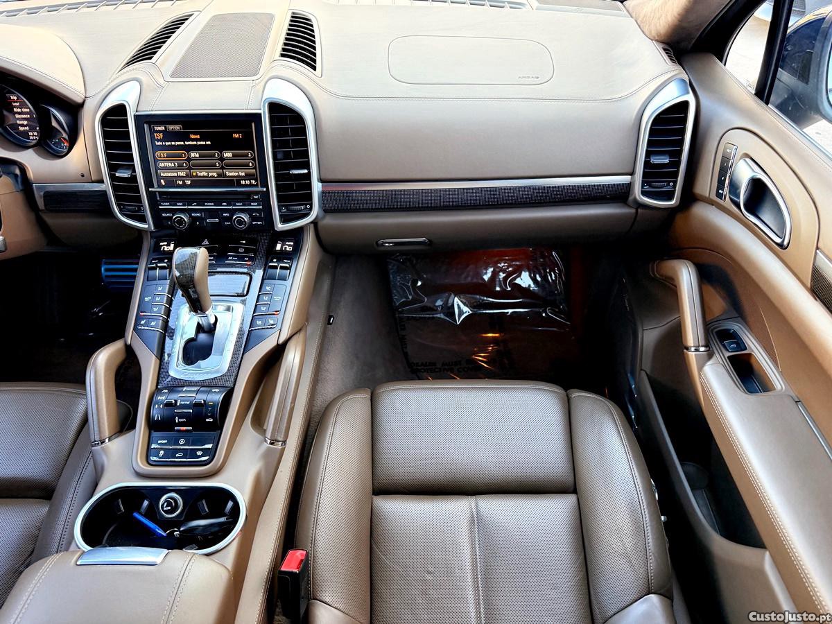 Porsche Cayenne Turbo — fotografia 51