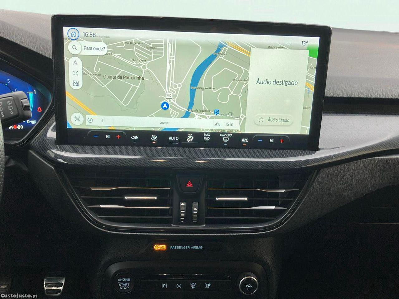 Ford Focus 1.0 EcoBoost MHEV ST-Line — fotografia 9
