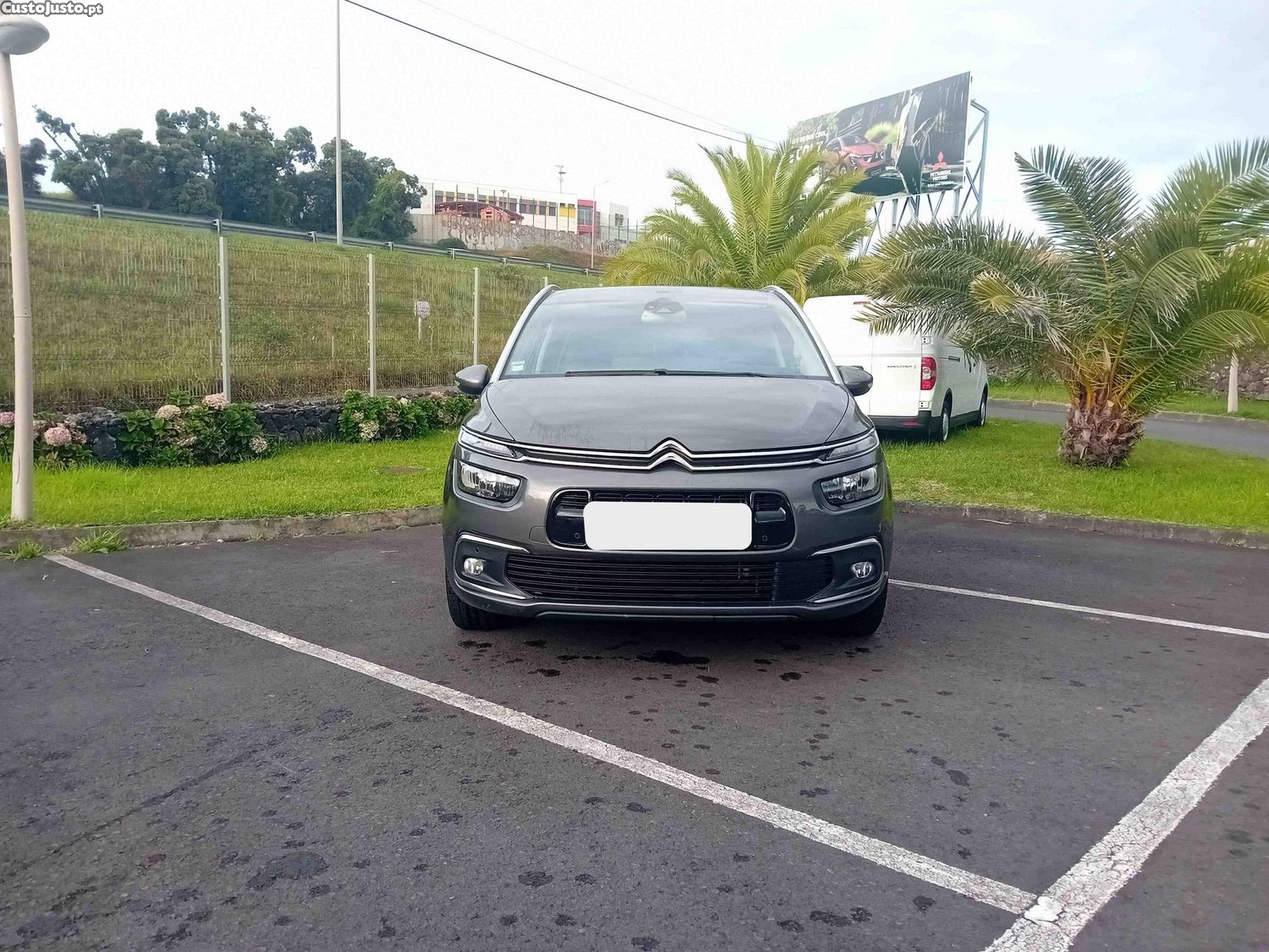 Citroën C4 Spacetourer 1.5 - 130 CV - 2018 - 7 Lugares - 18 — photo 2