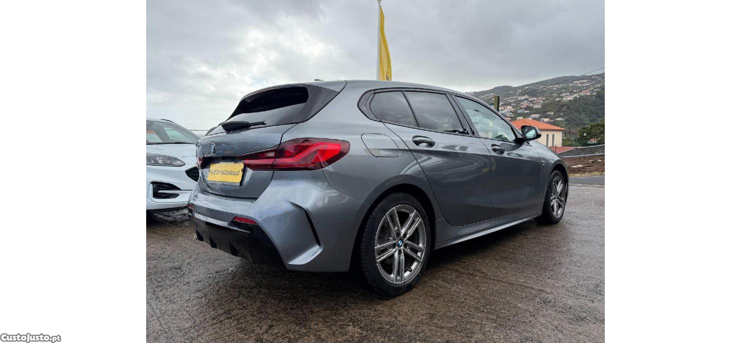 BMW 116 d Pack Desportivo M Auto - 24 foto 4