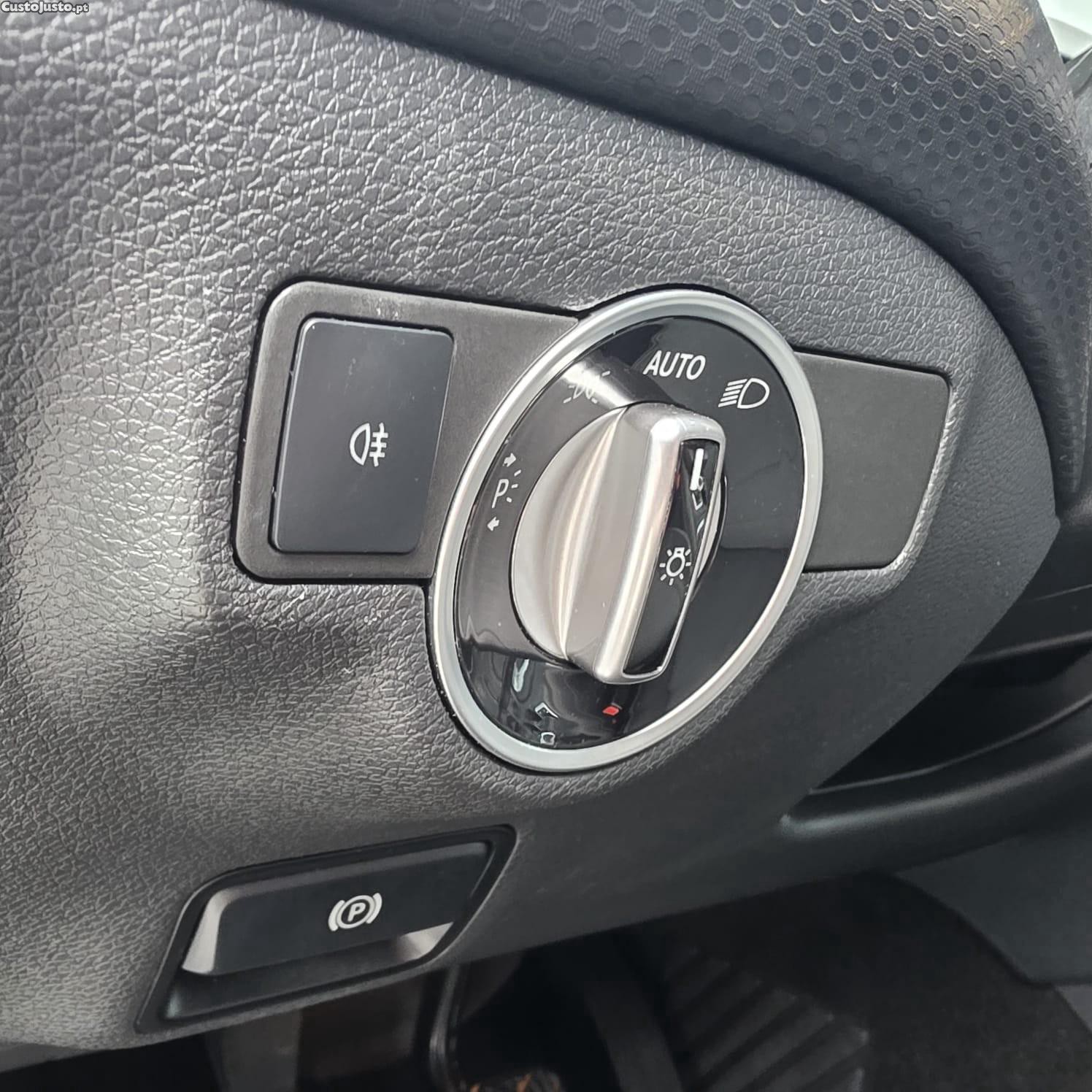 Mercedes-Benz A 180 Dynamic Edition — fotografia 8