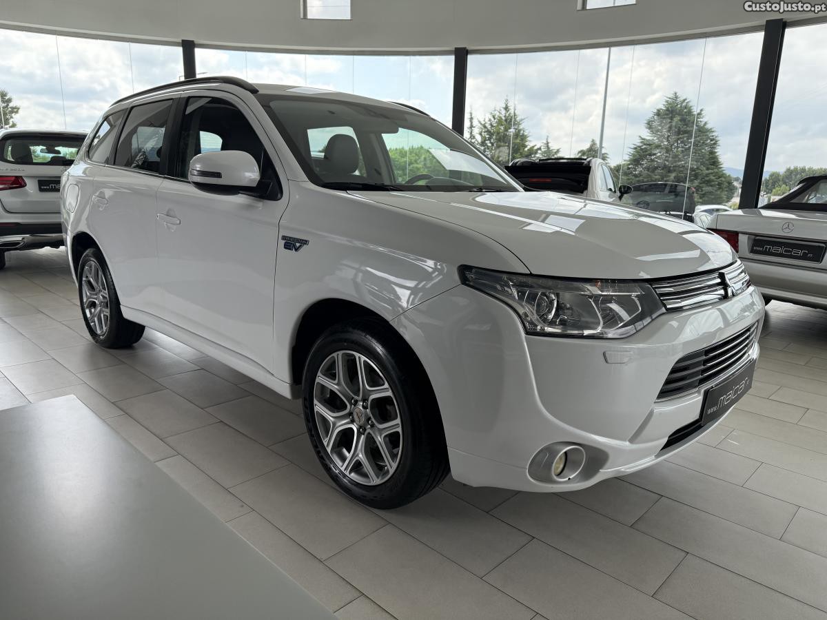 Mitsubishi Outlander 2.0 PHEV Intense Navi - 15 foto 2