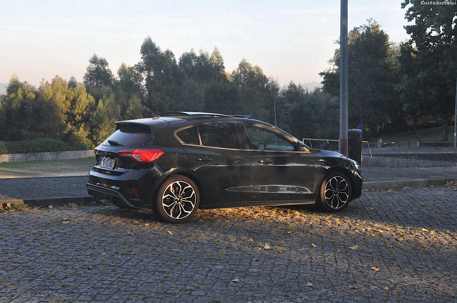 Ford Focus 1.0 EcoBoost  ST-Line - 125cv - 19 foto 4
