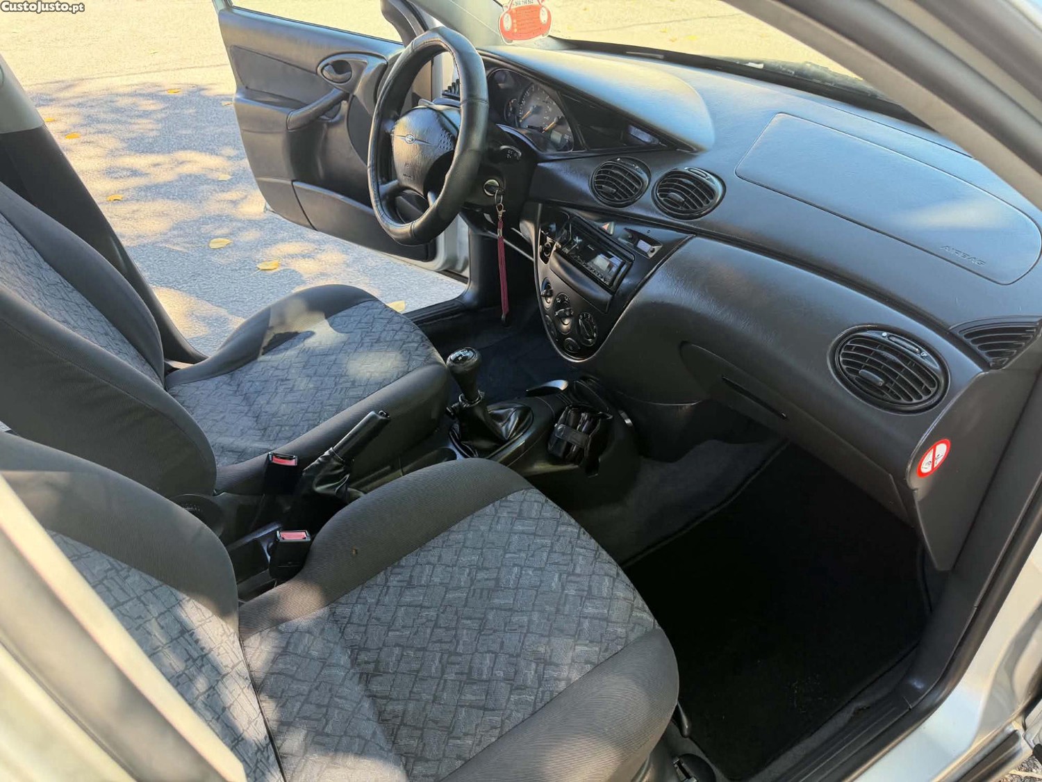 Ford Focus 1.4 16v AC ESTIMADO — photo 5