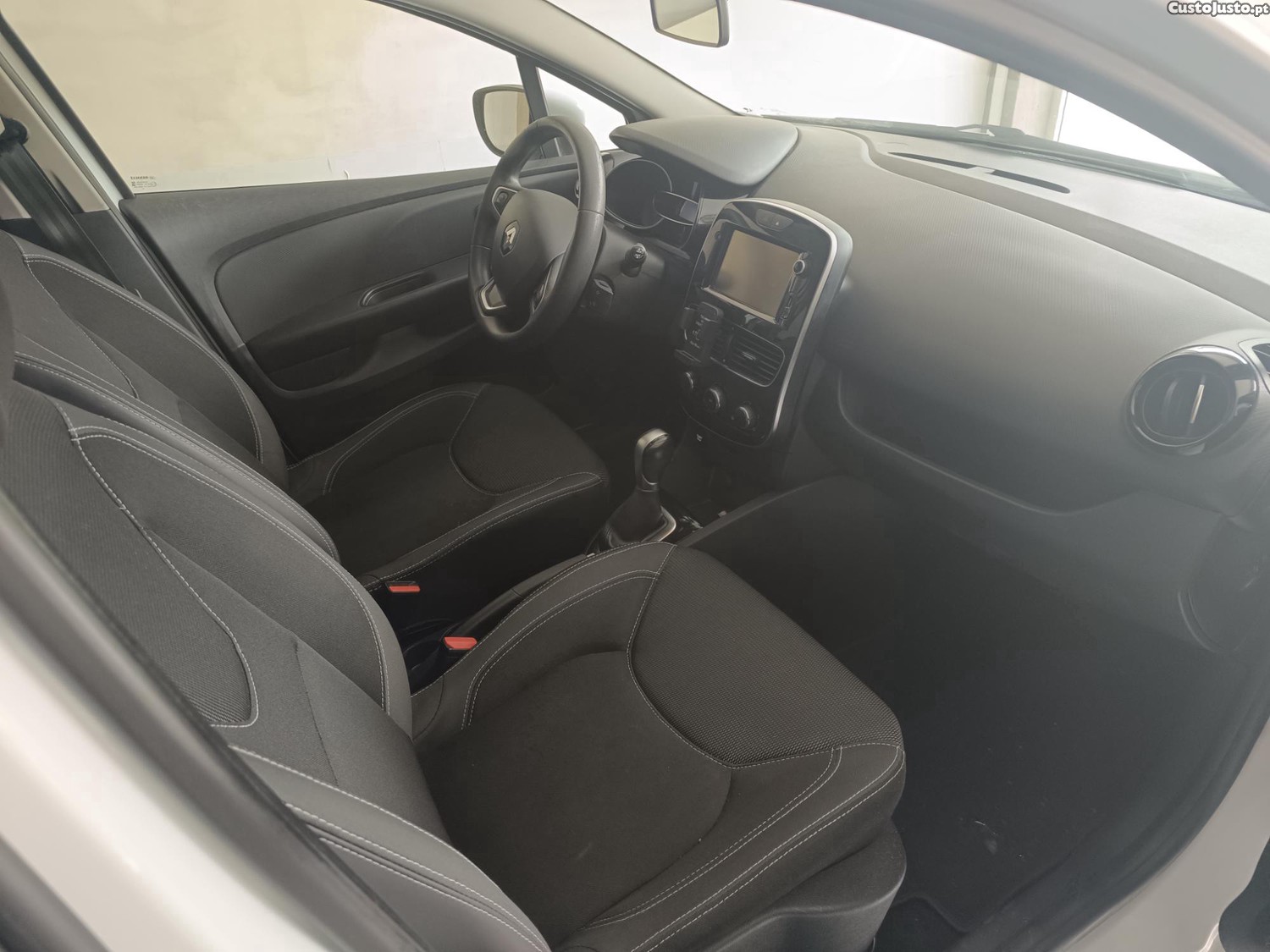 Renault Clio Grandtour1.5 DCi EDC — fotografia 4
