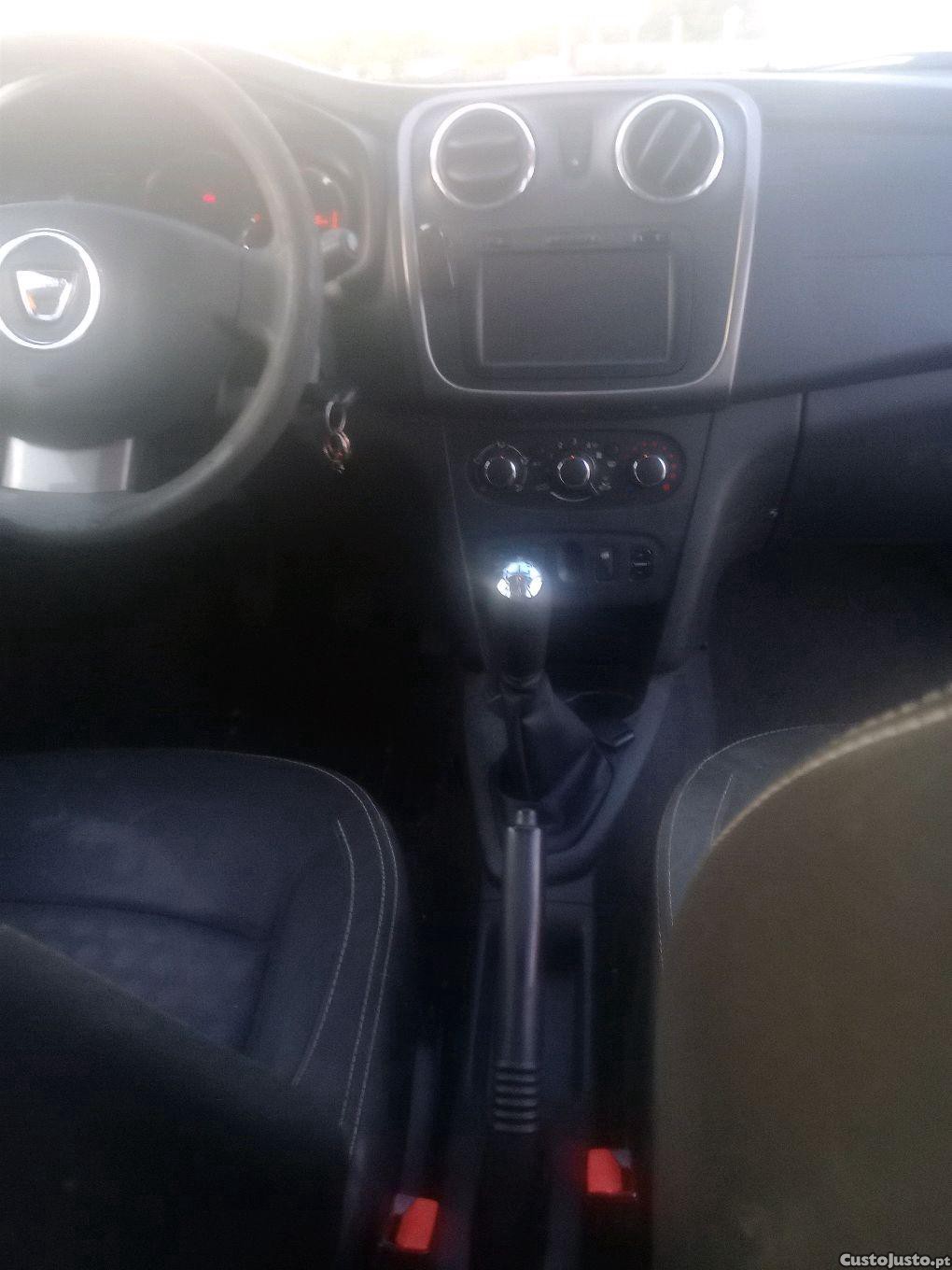 Dacia Logan MCV 1.0 TCe — photo 5