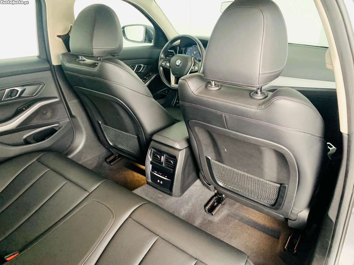 BMW 318 d Touring Auto — fotografia 3