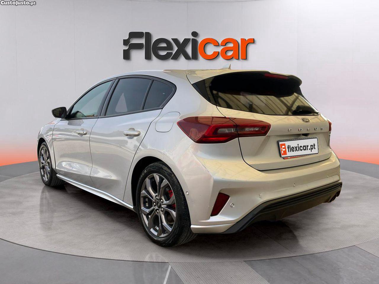 Ford Focus 1.0 EcoBoost MHEV ST-Line — fotografia 15