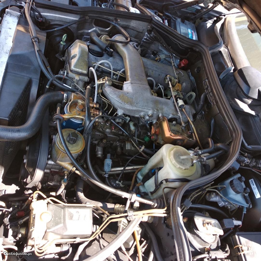Mercedes-Benz E 300 Americano 250td - 91 — photo 4