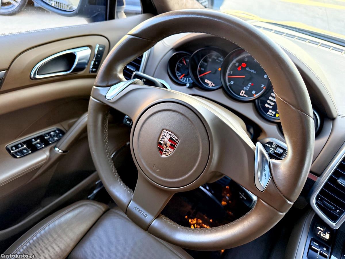 Porsche Cayenne Turbo — fotografia 50