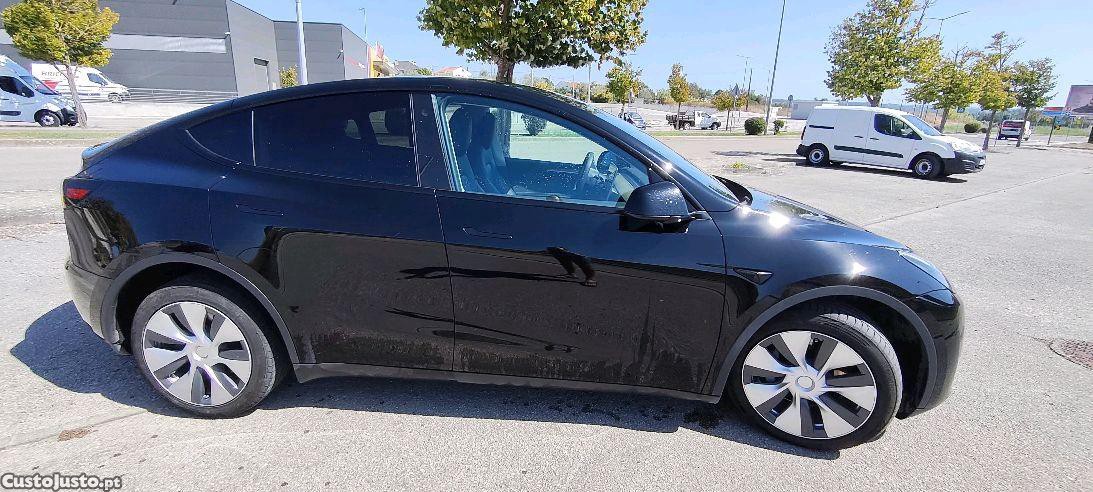 Tesla Model Y dual motor Long range AWD - 23 foto 2