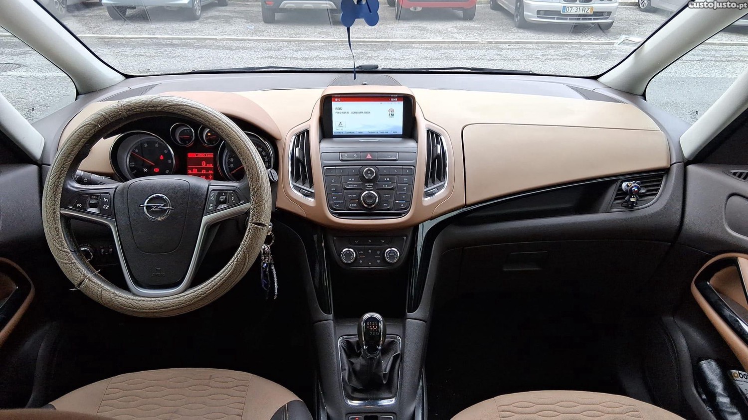 Opel Zafira 1.6 - 14 foto 3