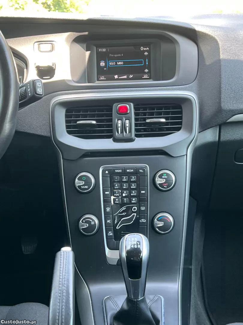 Volvo V40 2.0 d2 momentum — fotografia 11