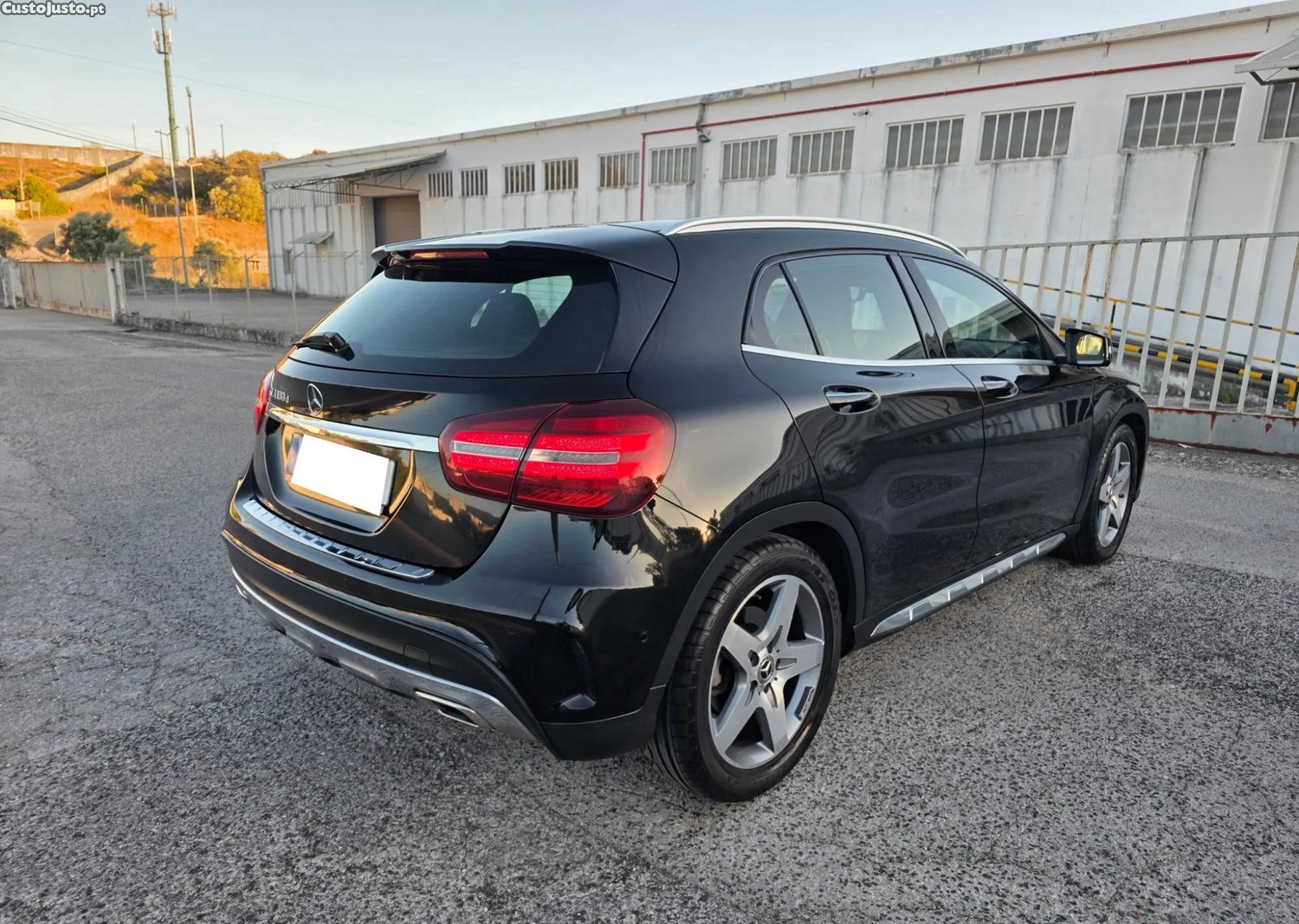 Mercedes-Benz GLA 180 d AMG — photo 4
