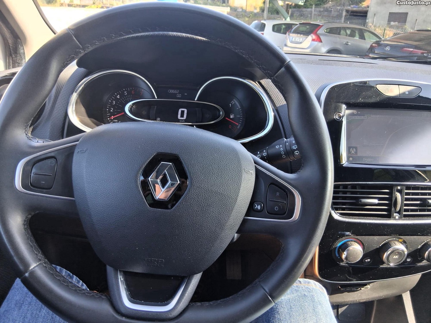 Renault Clio NACIONAL — fotografia 5