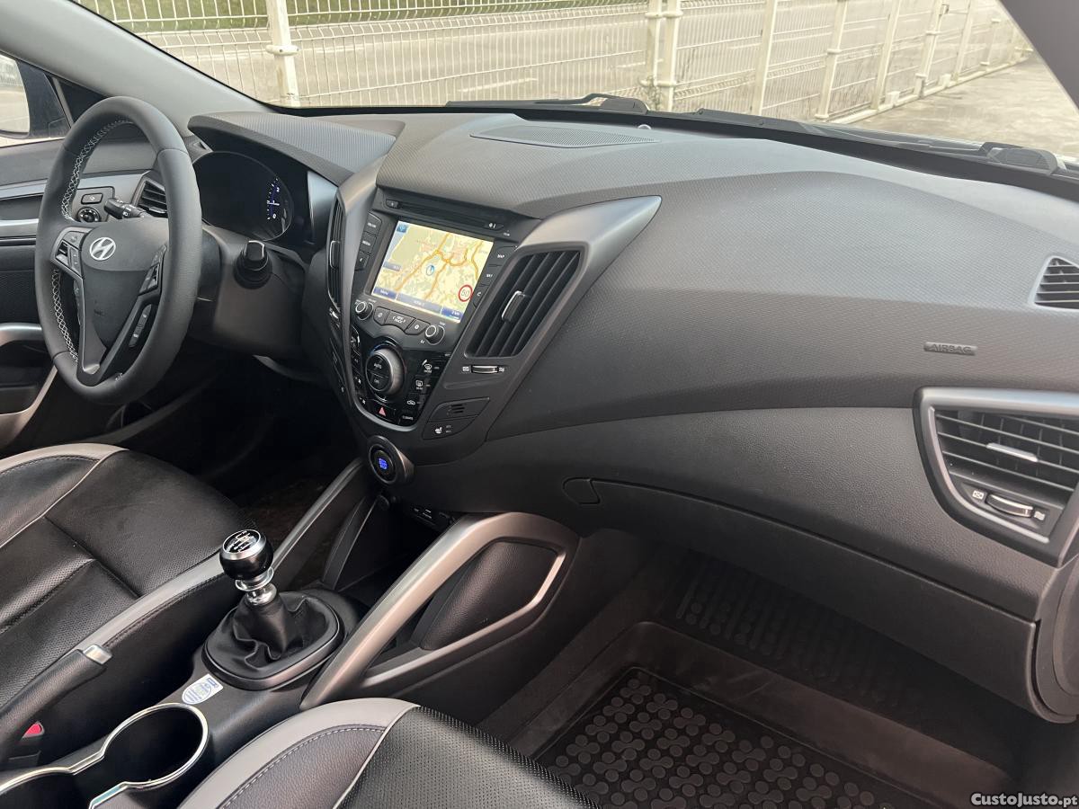 Hyundai Veloster 1.6 GDI Turbo 186 CV — fotografia 4