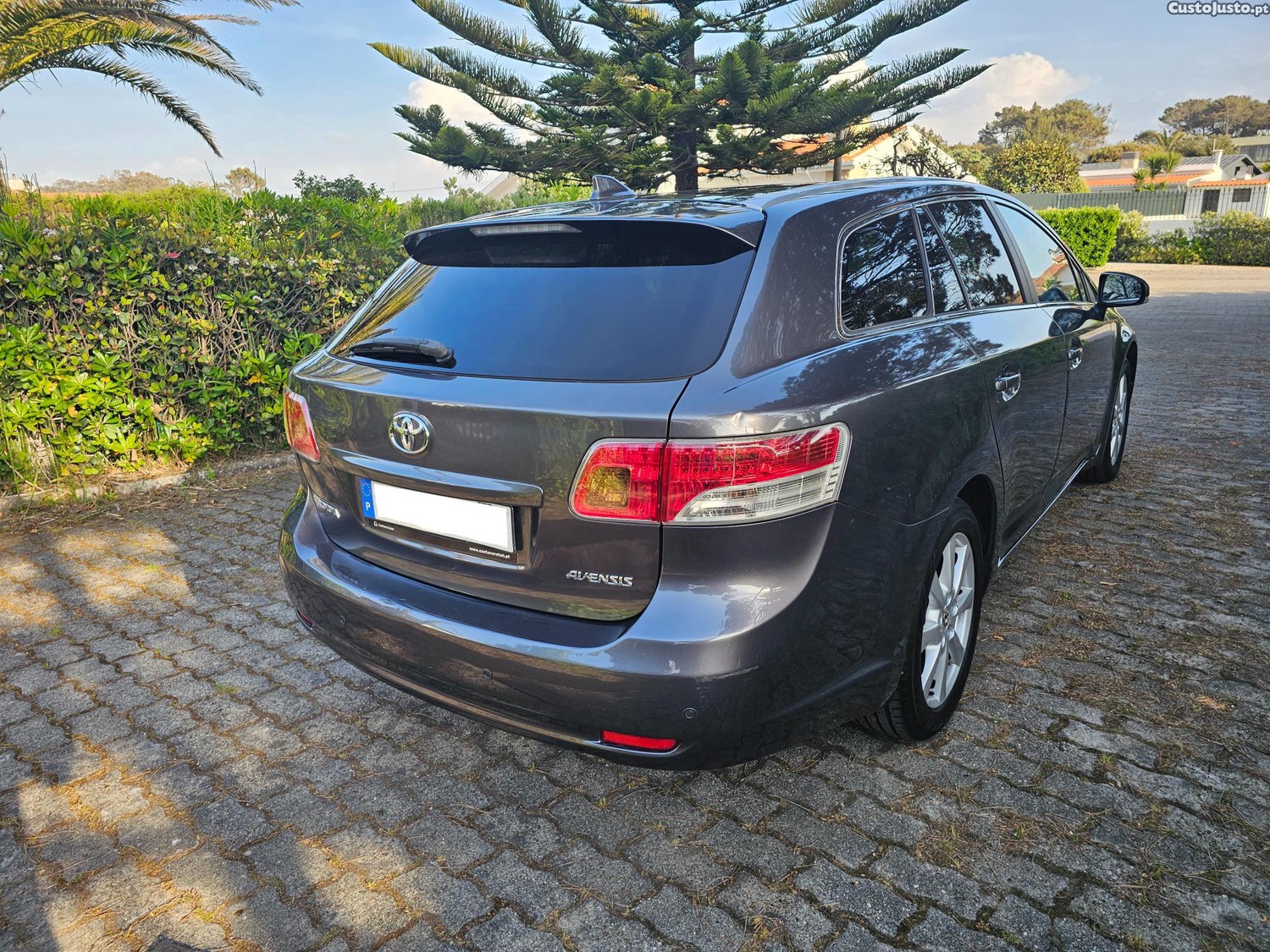 Toyota Avensis Carrinha D4D 2.0 GPS 126cv — fotografia 7