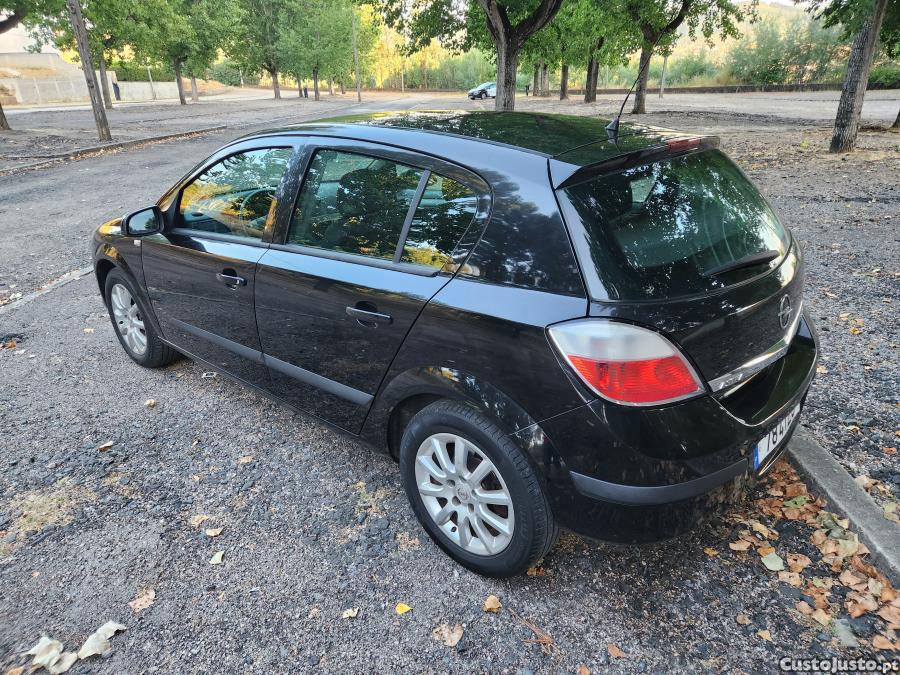 Opel Astra 1.7 CDTi Enjoy — photo 2