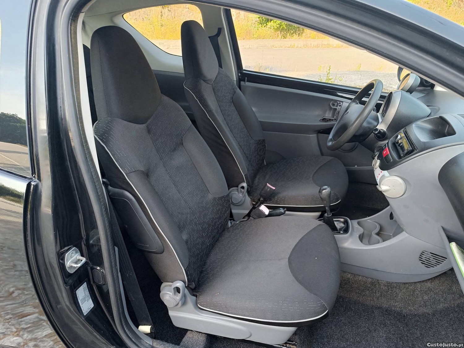 Peugeot 107 1.0Revisão completa (kit de embraiagem, velas, oleo e filtros novos) — fotografia 4