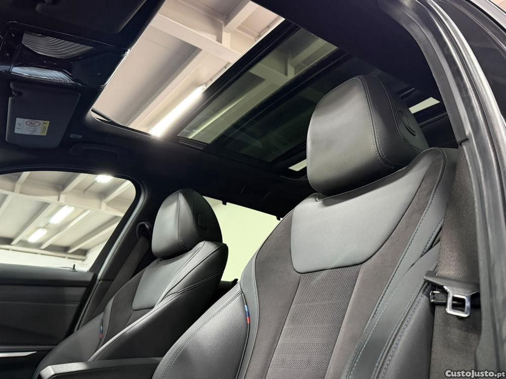 BMW 330 e Touring Pack M Aut — fotografia 20