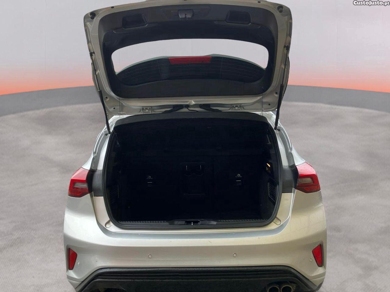 Ford Focus 1.0 EcoBoost MHEV ST-Line — fotografia 4