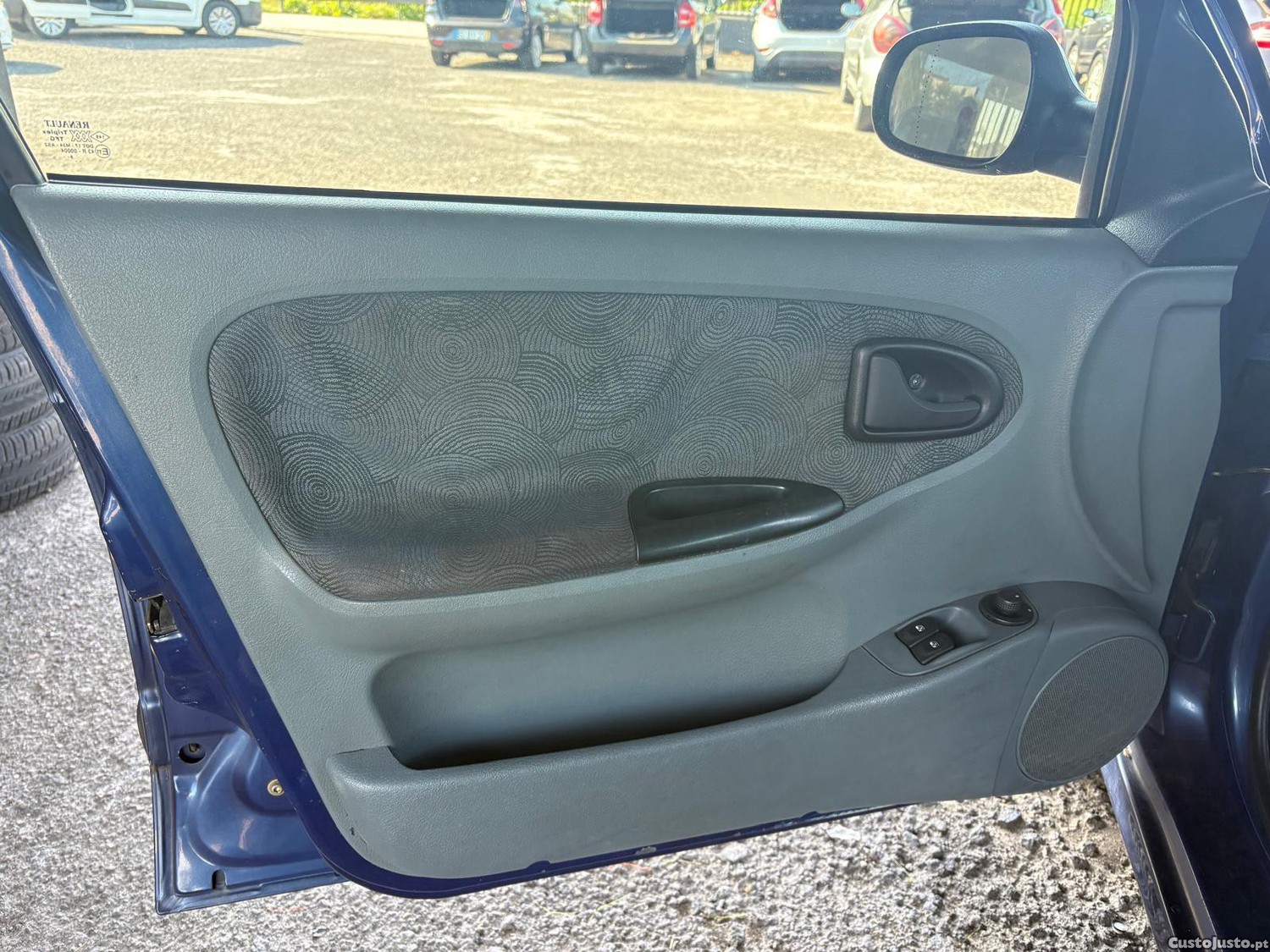 Renault Mégane 1.4 Symbol — fotografia 16
