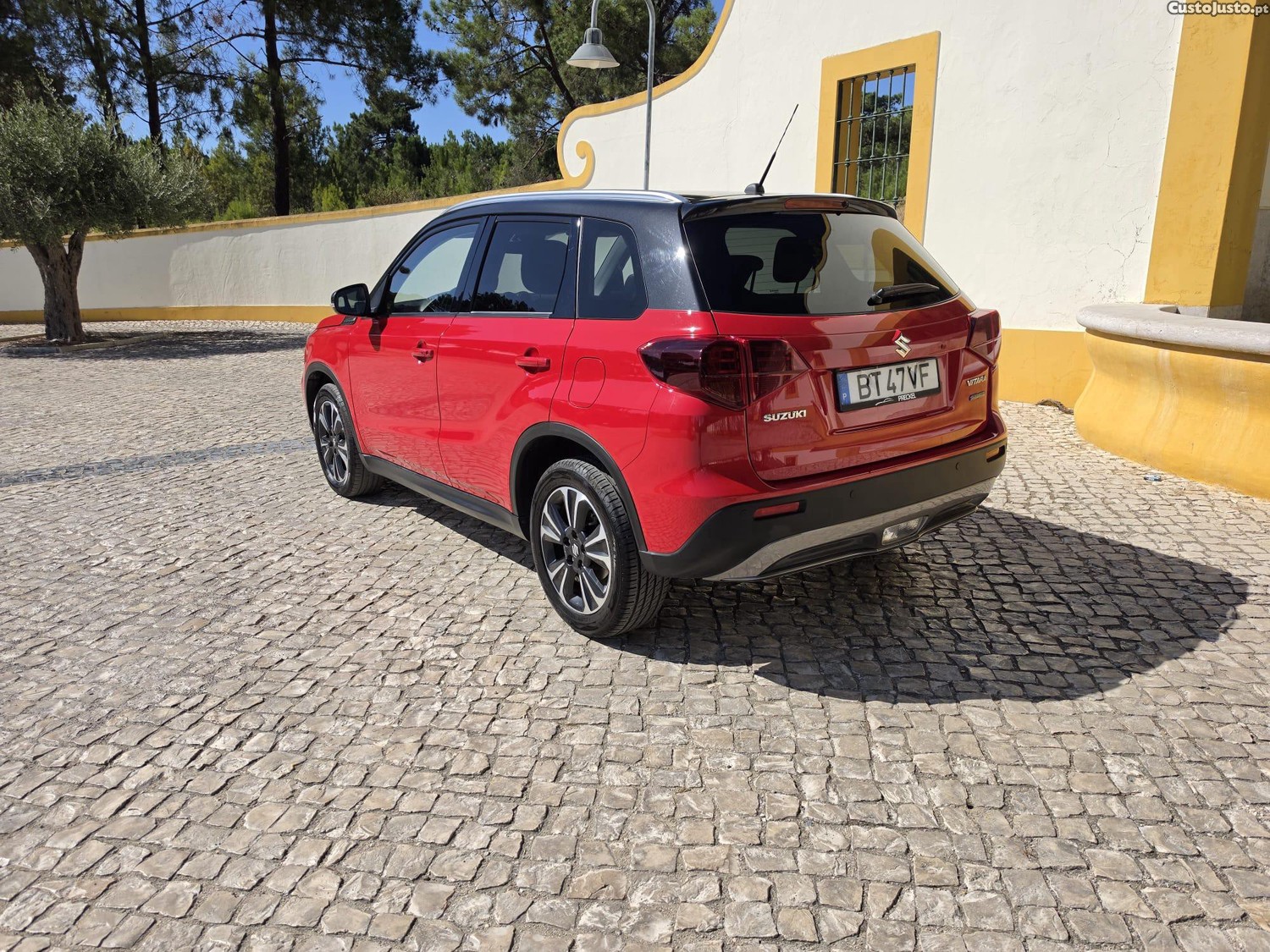 Suzuki Vitara 1.5 DualJet Hybrid Shine 115cv AllGrip 4x4 - 24 — photo 3