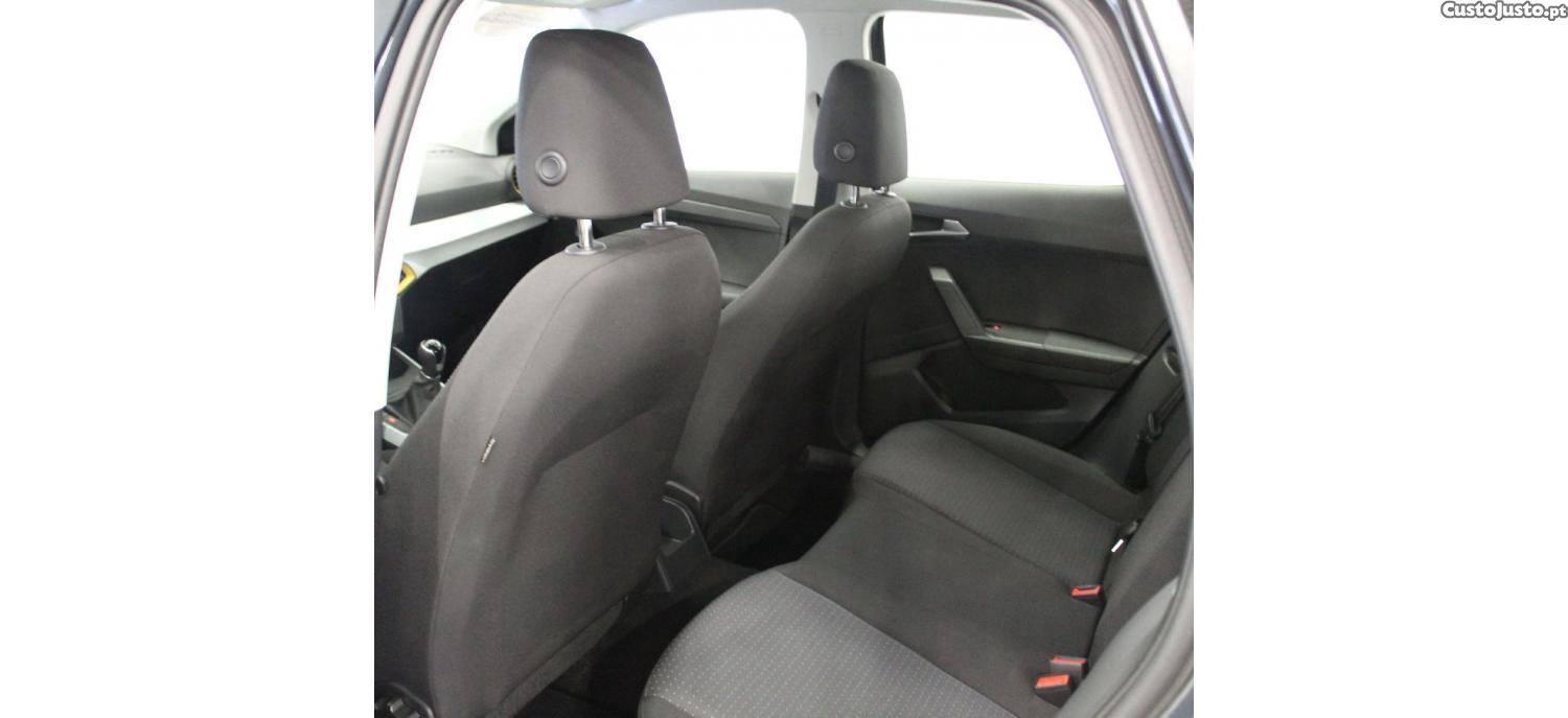 SEAT Arona 1.0 TSI Style 95cv — fotografia 2