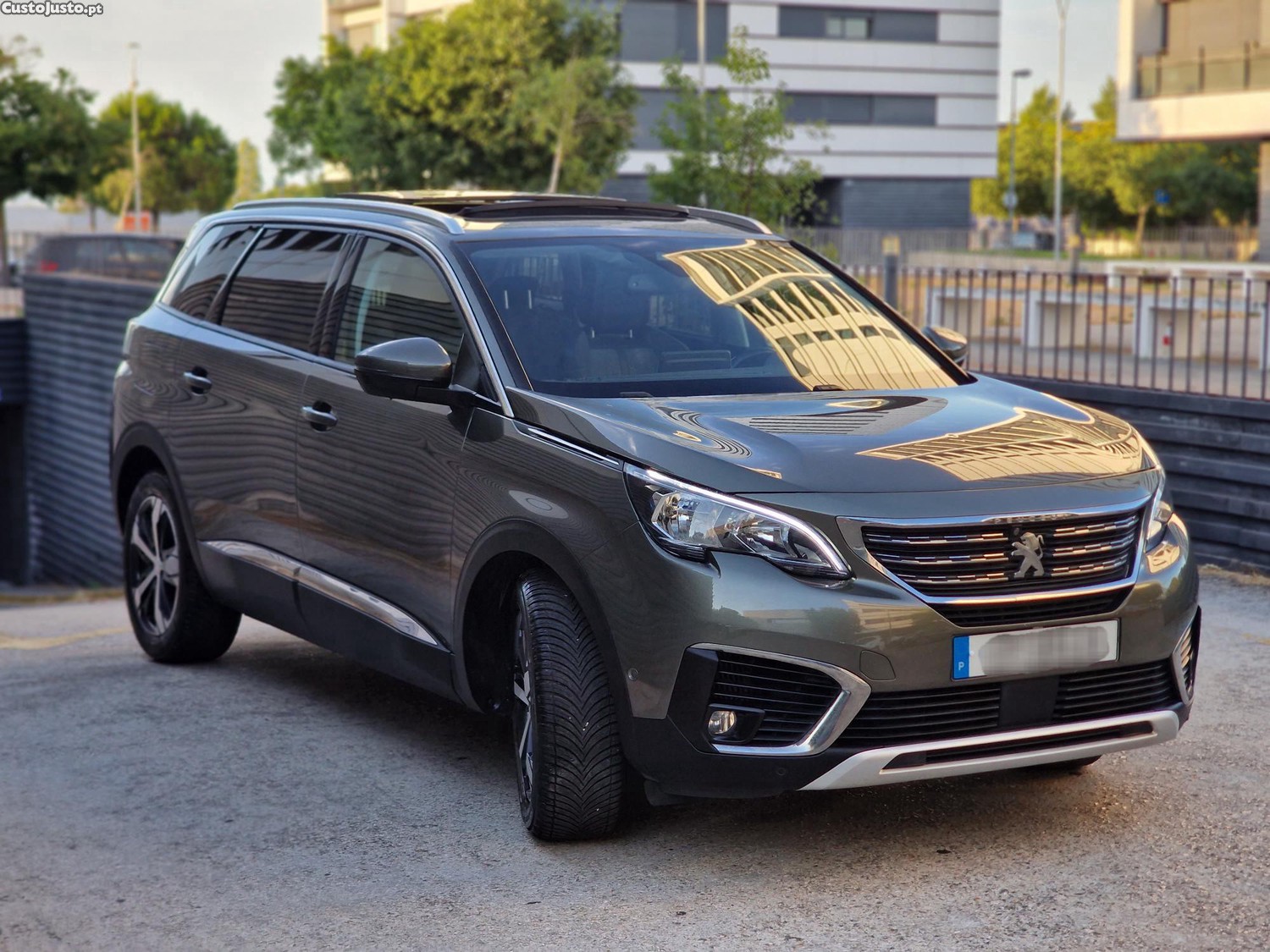 Peugeot 5008 1.2 Puretech Allure teto panoramico — fotografia 16
