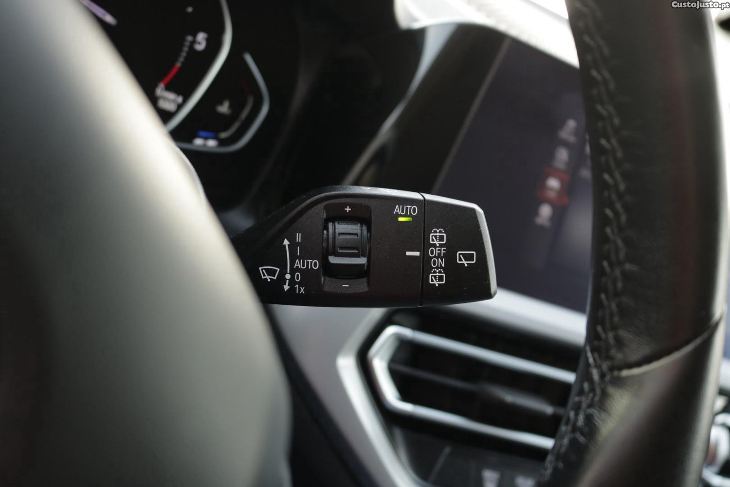 BMW 318 d Touring Advantage Auto 150cv — fotografia 23