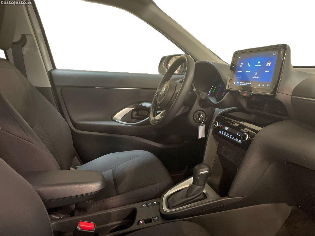 Toyota Yaris Cross 1.5 HDF Comfort Plus — fotografia 13