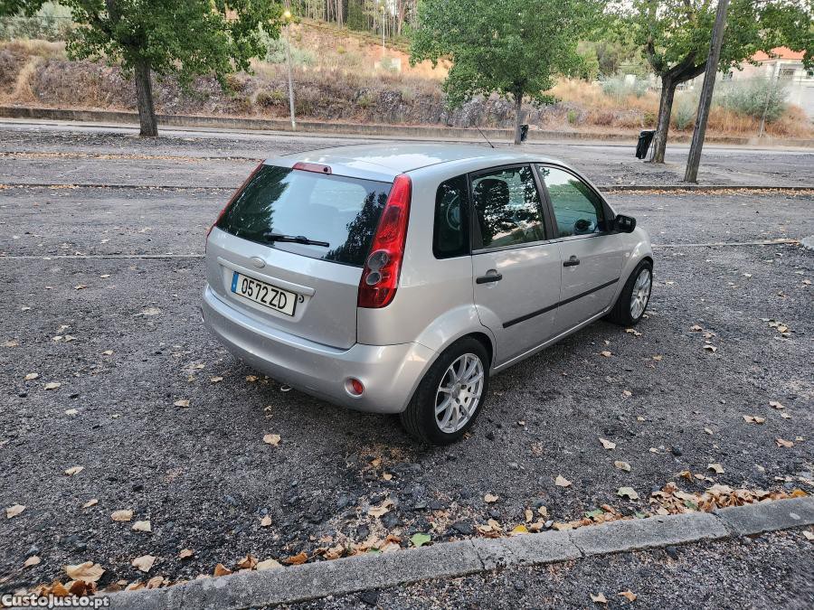 Ford Fiesta ... — fotografia 7